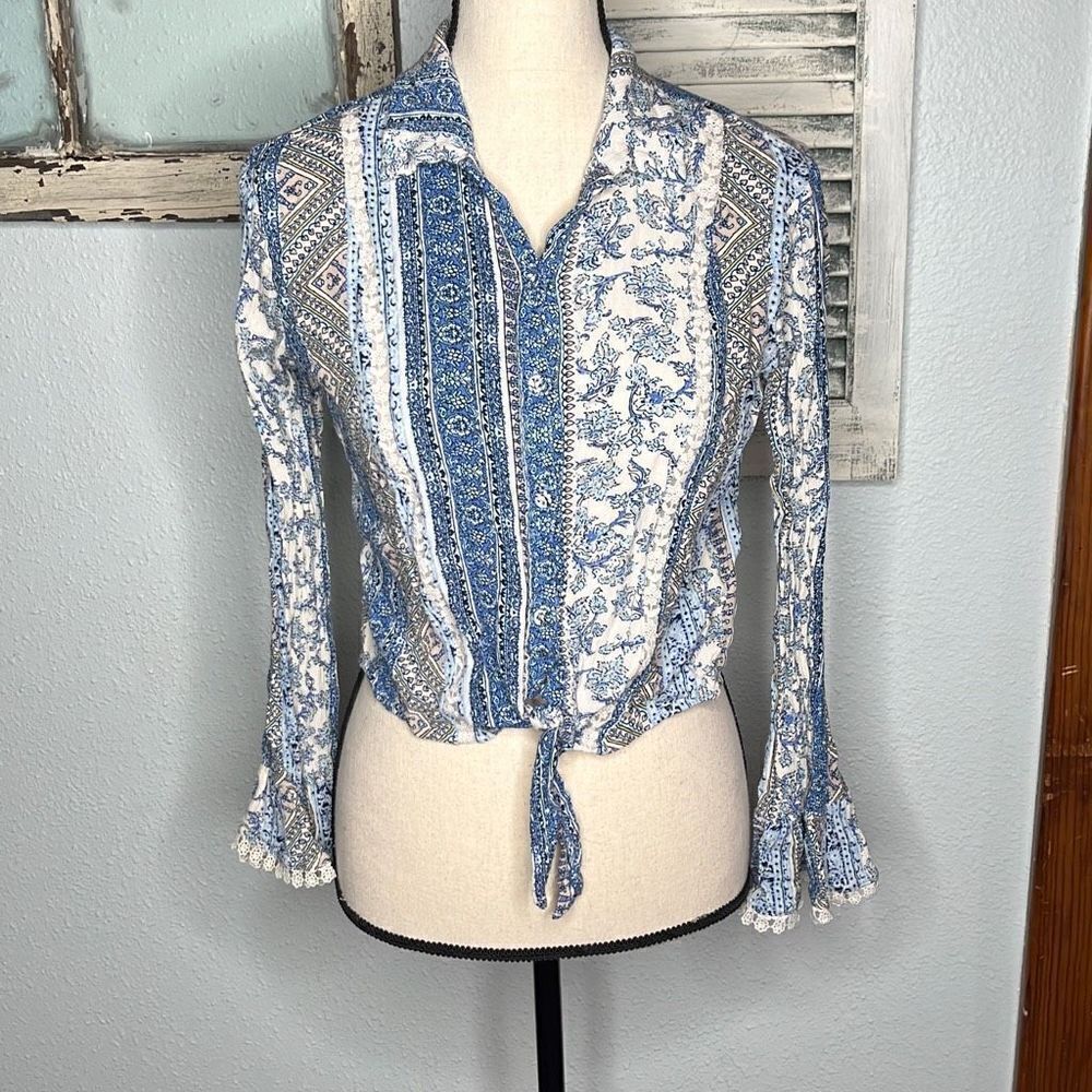 Gypsies And Moondust Blue White Front Knot Waist Women's Printed Crop Top Size M